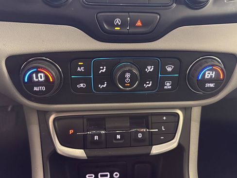 Used 2022 GMC Terrain SLT w/ Infotainment Package II AWD/4WD image 21