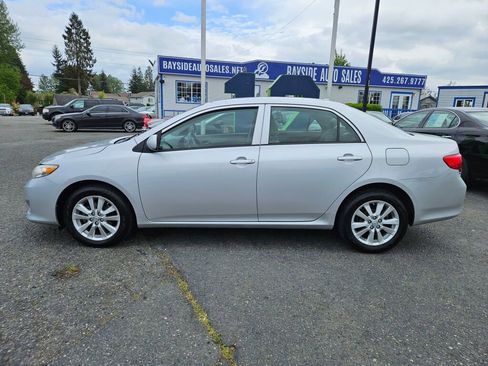 Used 2009 Toyota Corolla LE FWD image 2