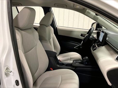 Certified 2026 Toyota Corolla Cross L FWD image 8