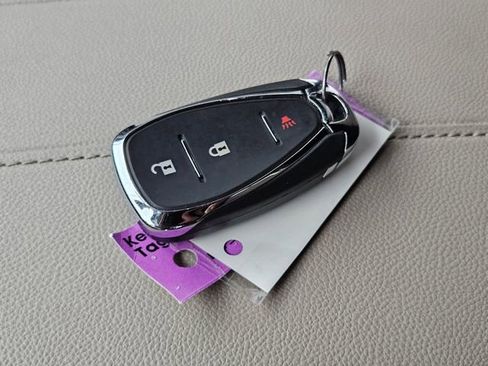 Used 2023 Chevrolet Traverse LS w/ Safety Package image 28