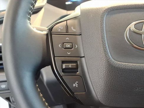 Used 2025 Toyota Prius AWD image 14