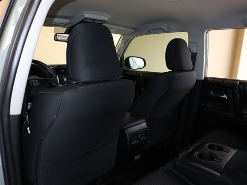 Used 2022 Toyota 4Runner TRD Off-Road AWD/4WD image 35