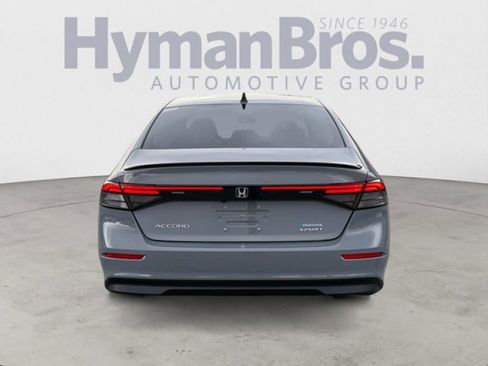 Used 2024 Honda Accord Sport image 4