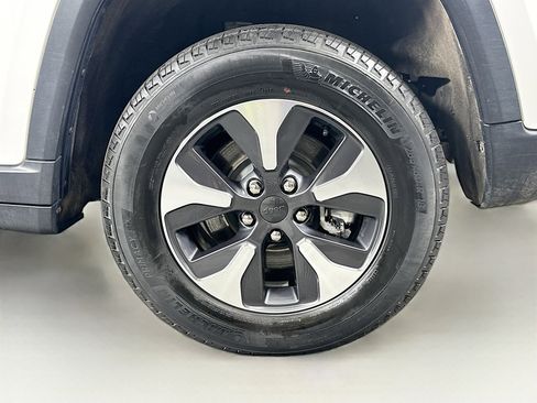 Used 2022 Jeep Grand Cherokee Limited 4xe image 11