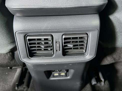 Used 2021 Toyota RAV4 XLE image 24