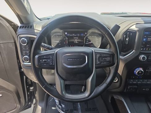 Used 2023 GMC Sierra 2500 Denali w/ Denali Black Diamond Edition AWD/4WD image 12