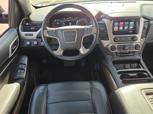 Used 2019 GMC Yukon Denali w/ Denali Ultimate Package image 11