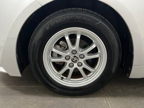 Used 2021 Toyota Corolla LE FWD image 30