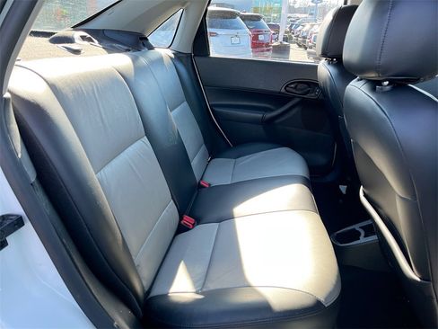 Used 2007 Ford Focus S image 29
