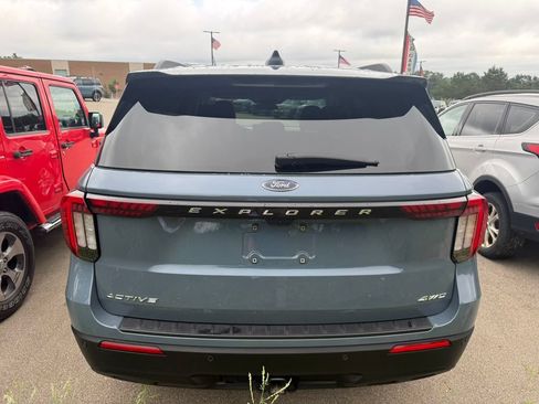 Certified 2025 Ford Explorer Active AWD/4WD image 7