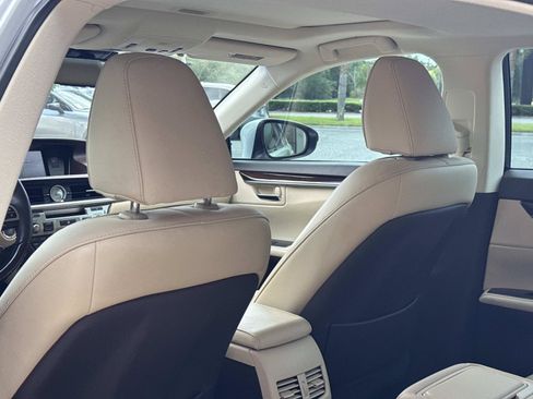 Used 2017 Lexus ES 350 w/ Luxury Package FWD image 20