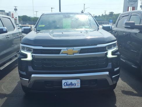 Used 2023 Chevrolet Silverado 1500 LT AWD/4WD image 2