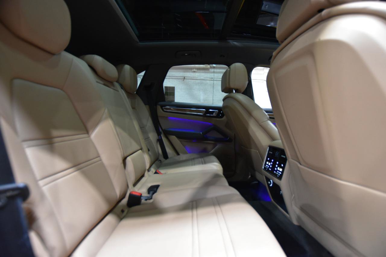 Used 2021 Porsche Cayenne AWD/4WD image 46