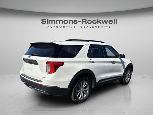 Used 2023 Ford Explorer XLT w/ Equipment Group 202A AWD/4WD image 5