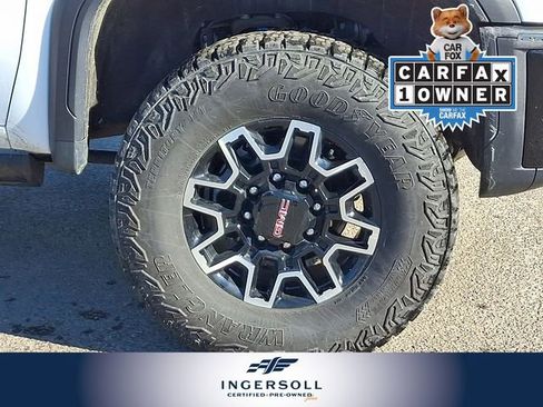 Used 2025 GMC Sierra 2500 AT4X image 11