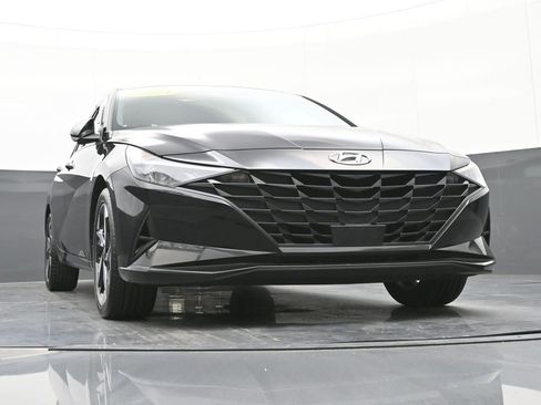 Used 2023 Hyundai Elantra SEL w/ Convenience Package image 47