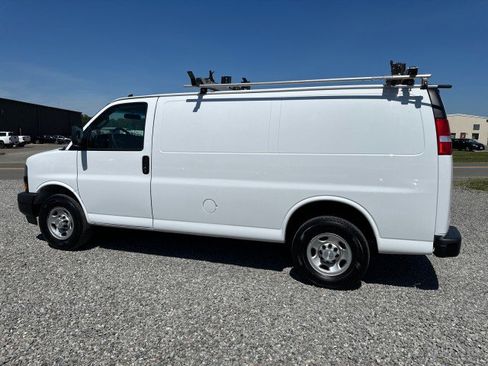 Used 2020 Chevrolet Express 2500 RWD image 13