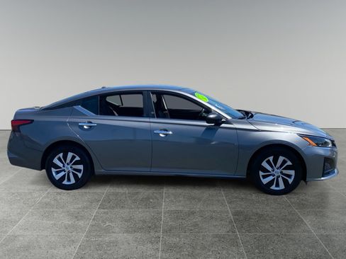 Used 2025 Nissan Altima 2.5 S FWD image 6