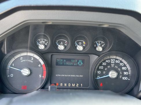 Used 2014 Ford F550 2WD Regular Cab Super Duty image 17