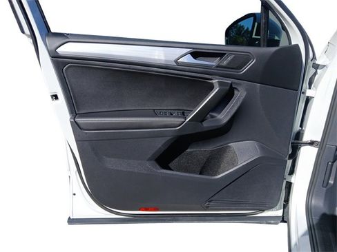 Used 2024 Volkswagen Tiguan S image 22