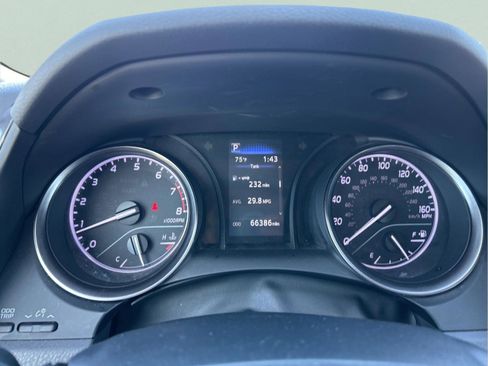 Used 2023 Toyota Camry SE image 12