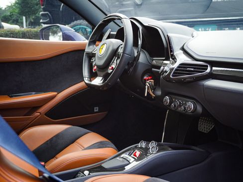 Used 2013 Ferrari 458 Italia Coupe RWD image 36