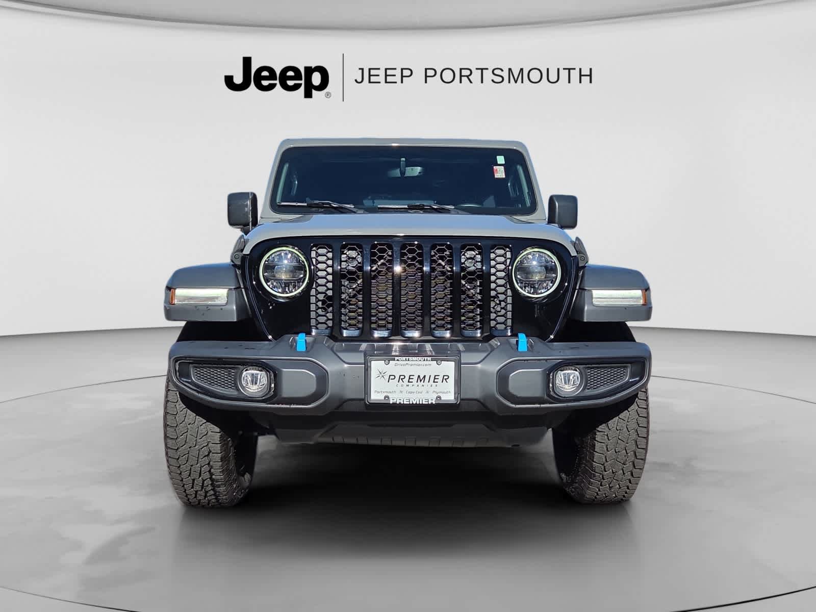 Used 2023 Jeep Wrangler Unlimited w/ Cold Weather Group AWD/4WD image 2
