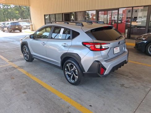 Used 2025 Subaru Crosstrek 2.5i Premium AWD/4WD image 8