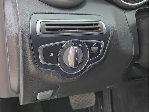 Used 2021 Mercedes-Benz C 300 Sedan w/ Premium Package image 25