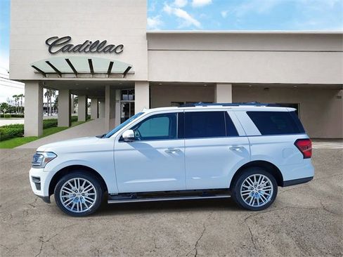 Used 2024 Ford Expedition Limited image 2