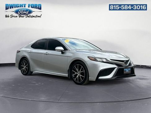 Used 2022 Toyota Camry SE w/ Cold Weather Package AWD/4WD image 7