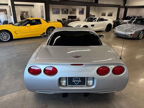 Used 2002 Chevrolet Corvette Z06 w/ Memory Pkg image 12