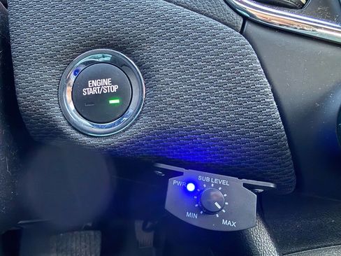 Used 2018 Chevrolet Cruze LT w/ Sun And Sound Package FWD image 17