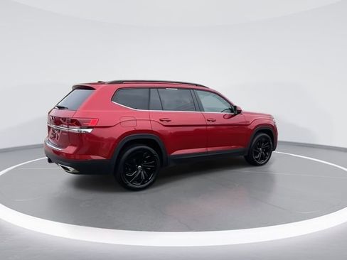 Certified 2022 Volkswagen Atlas SE w/ Black Wheel Package image 8