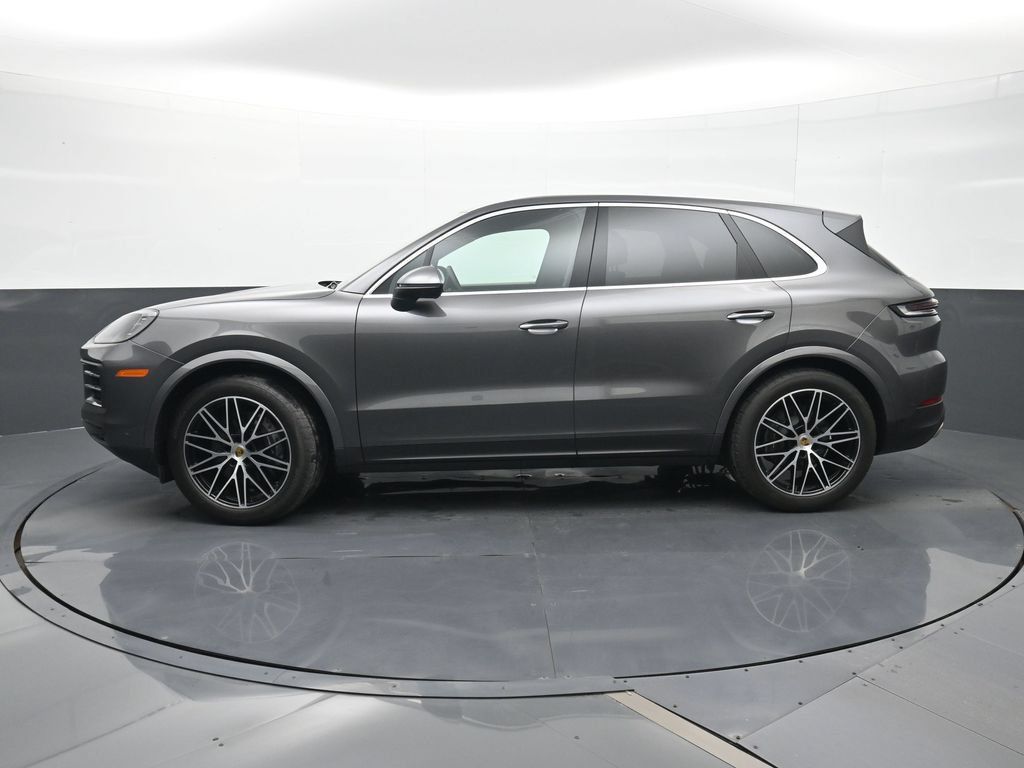 Certified 2024 Porsche Cayenne AWD/4WD image 2