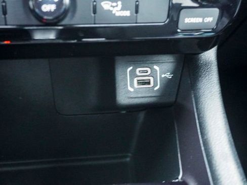 Used 2023 Jeep Compass Latitude image 16