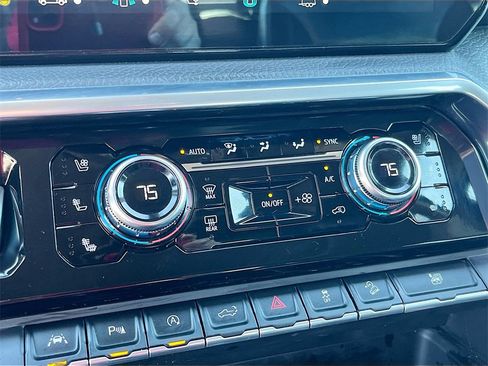 Used 2023 GMC Sierra 1500 Denali w/ Denali Reserve Package image 16