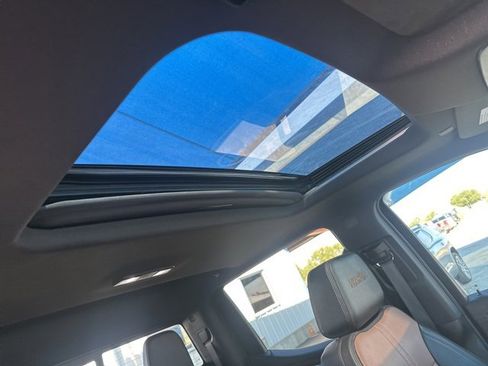 Used 2024 Chevrolet Silverado 1500 High Country image 12