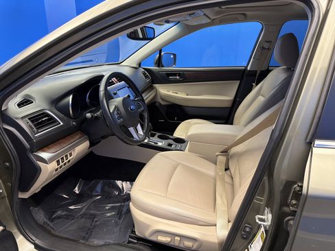 Used 2015 Subaru Outback 3.6R Limited image 11