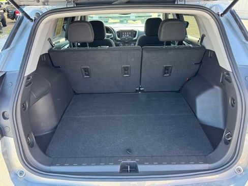 Used 2024 GMC Terrain SLE w/ Driver Convenience Package image 7