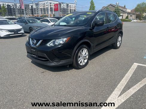 Used 2018 Nissan Rogue Sport SV AWD/4WD image 3