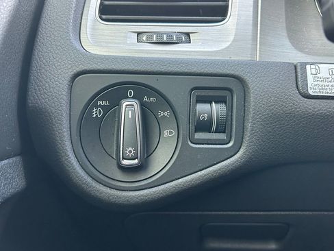 Used 2015 Volkswagen Golf TDI S image 21