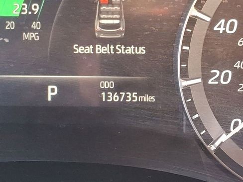 Used 2020 Toyota Highlander XLE image 5