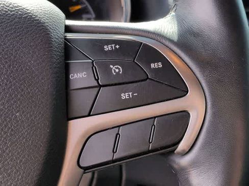 Used 2019 Jeep Grand Cherokee Altitude AWD/4WD image 23
