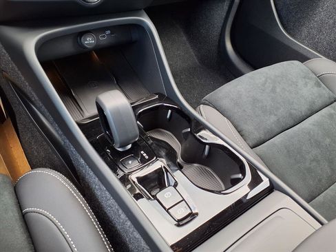 New 2026 Volvo XC40 B5 Ultra w/ Protection Package Premier image 14