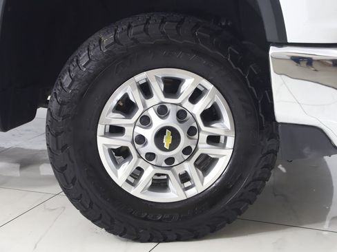 Used 2020 Chevrolet Silverado 2500 LT AWD/4WD image 13