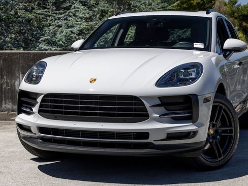 Certified 2021 Porsche Macan AWD/4WD image 7