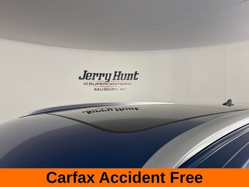 Used 2024 Volkswagen Atlas Cross Sport SEL Premium R-Line image 3