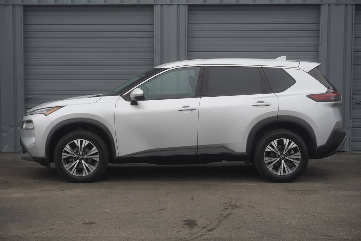 Used 2022 Nissan Rogue SV AWD/4WD image 2