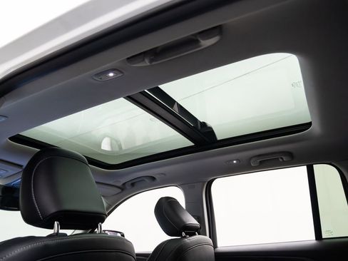 Used 2023 Jeep Grand Cherokee 4WD 4xe w/ MOPAR Finishing Package image 20